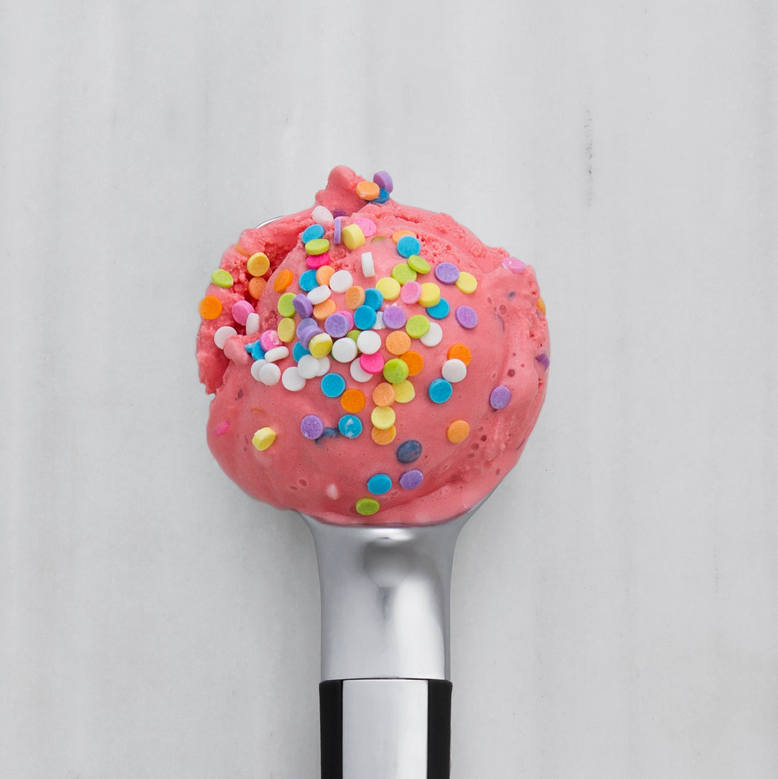 Cotton candy flavored ice cream in pink and blue